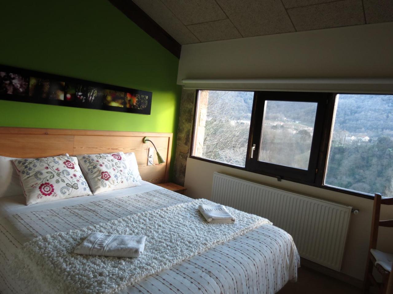 Mas Colom Guest House Sant Joan les Fonts Exterior photo