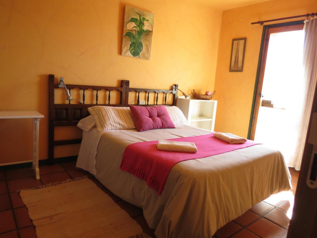 Mas Colom Guest House Sant Joan les Fonts Exterior photo