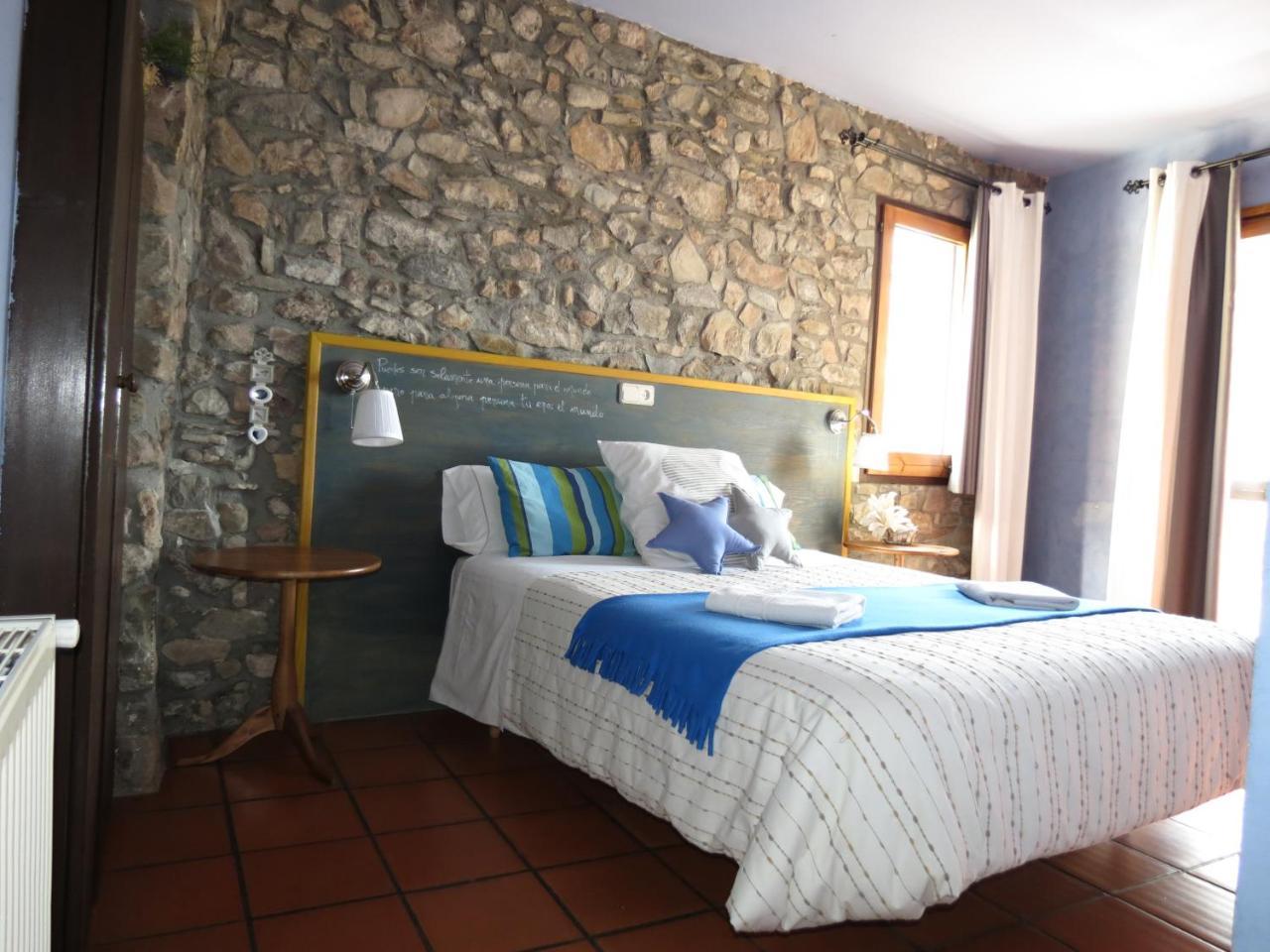 Mas Colom Guest House Sant Joan les Fonts Exterior photo